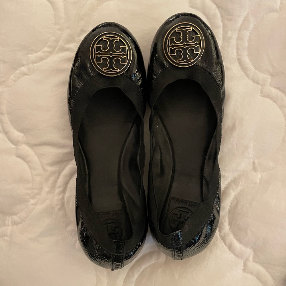 Tory Burch ‘Caroline’ Black Patent Ballet Flat